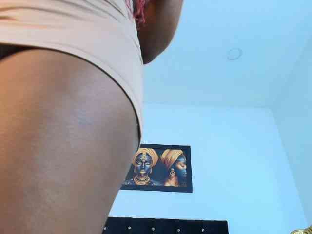 LilyBrowwn webcam