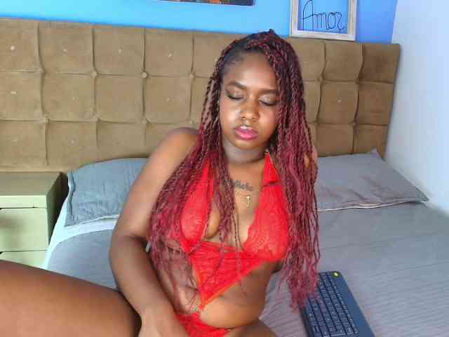 LilyBrowwn webcam