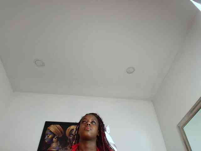 LilyBrowwn webcam