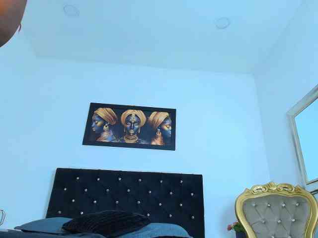 LilyBrowwn webcam