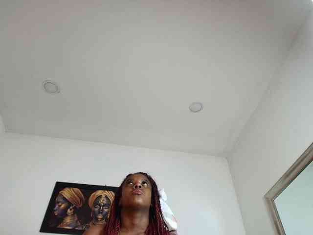 LilyBrowwn webcam