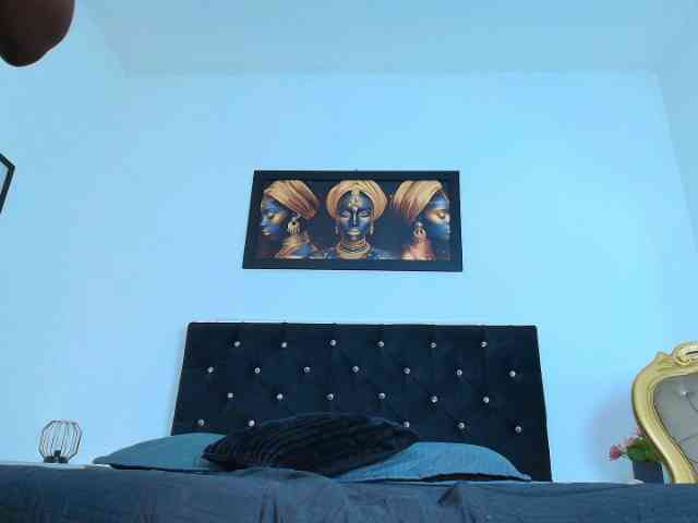 LilyBrowwn webcam