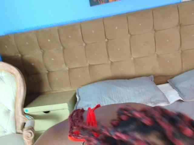 LilyBrowwn webcam