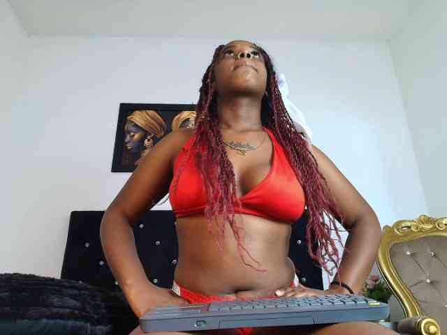 LilyBrowwn webcam