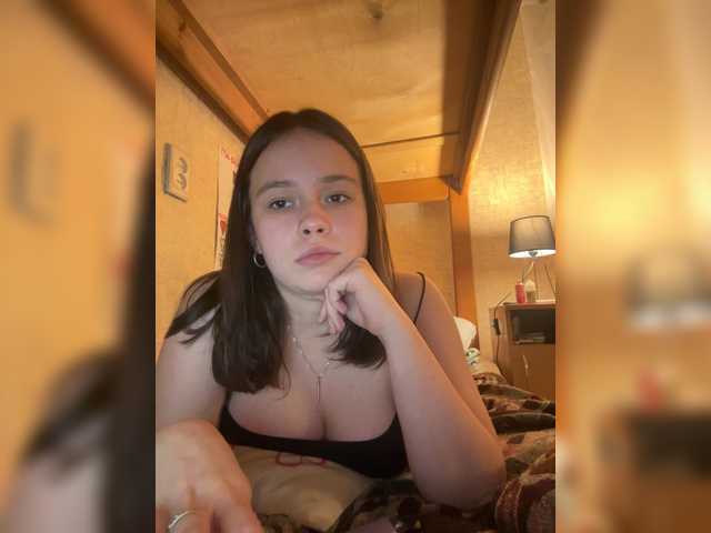 RiaLowelyt live cam on BongaCams