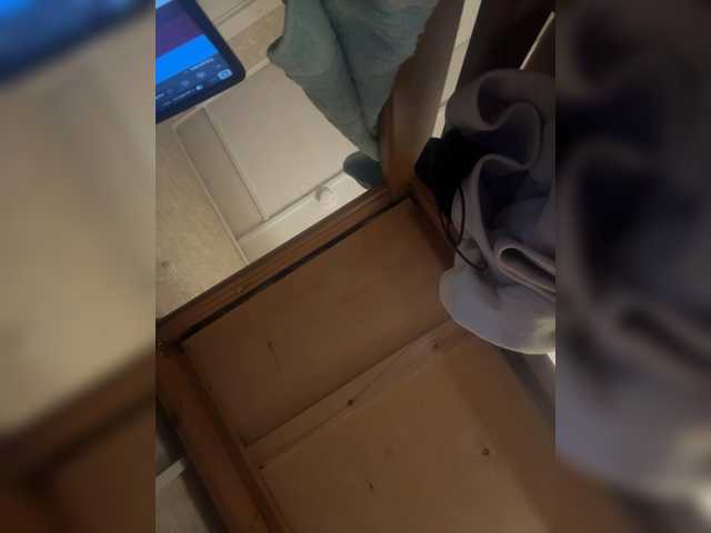 RiaLowelyt live cam preview