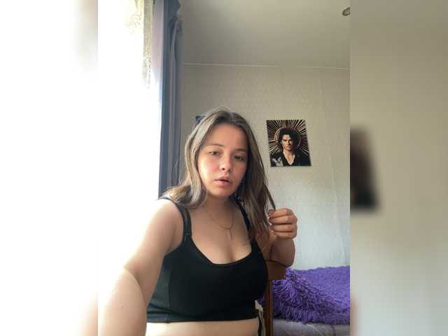 RiaLowelyt live webcam show