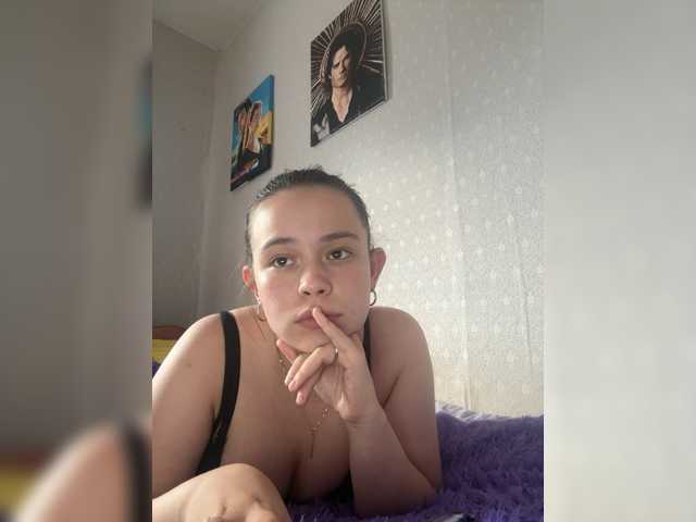 RiaLowelyt live cam on BongaCams