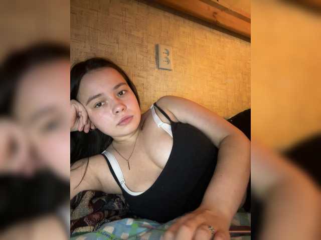 RiaLowelyt live cam on BongaCams
