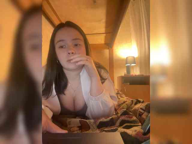 RiaLowelyt webcam