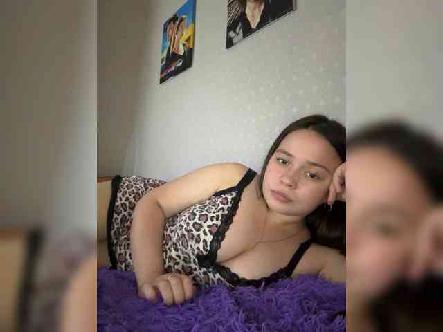 RiaLowelyt webcam