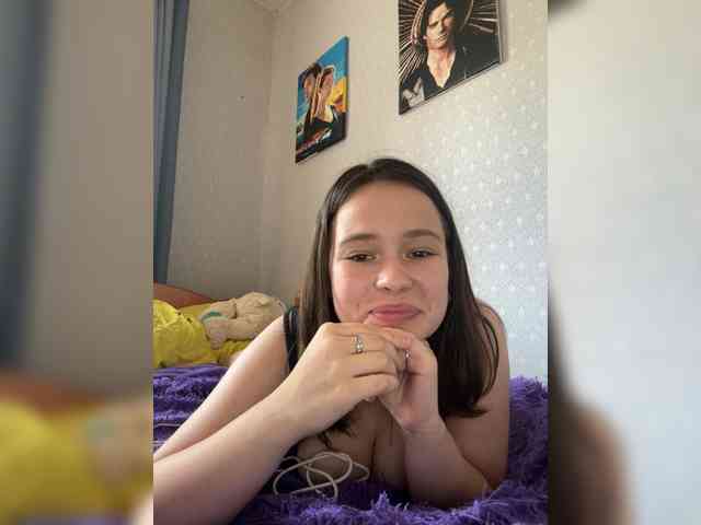 RiaLowelyt webcam
