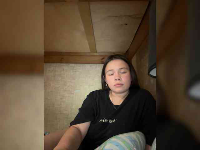 RiaLowelyt webcam