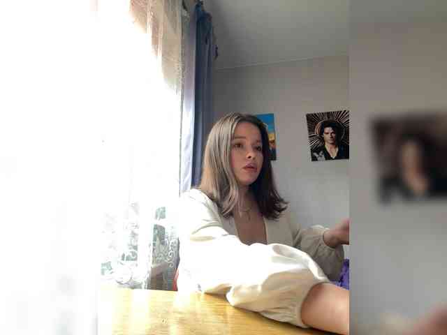 RiaLowelyt webcam