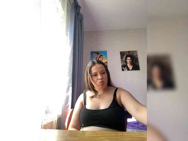 RiaLowelyt webcam