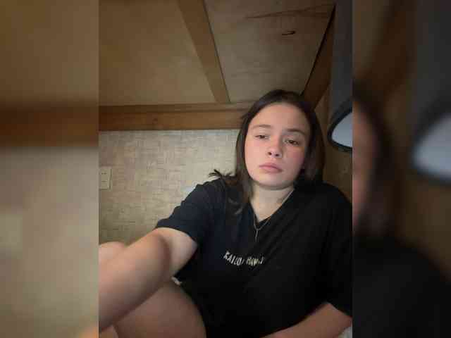 RiaLowelyt webcam