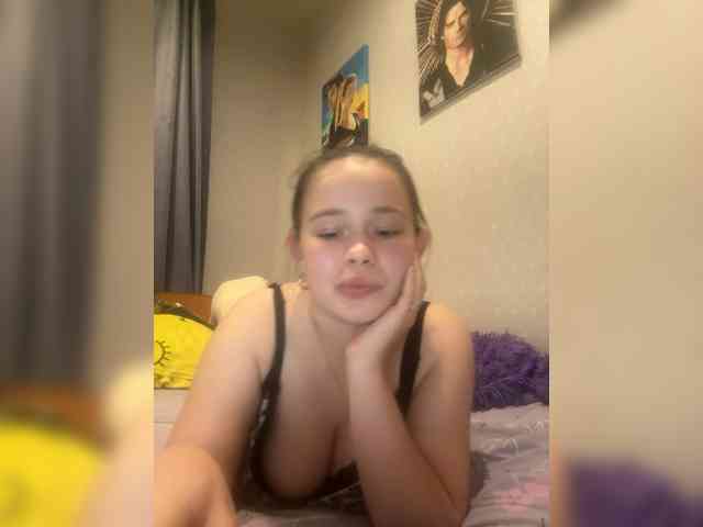 RiaLowelyt webcam