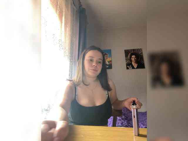 RiaLowelyt webcam