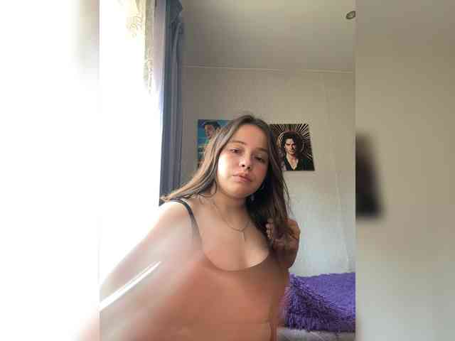 RiaLowelyt webcam