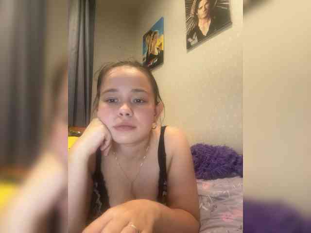 RiaLowelyt webcam