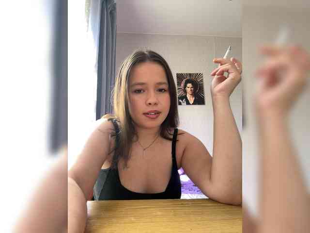 RiaLowelyt webcam