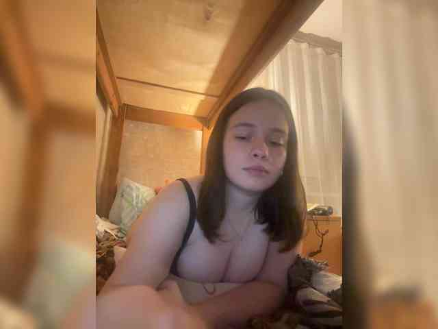 RiaLowelyt webcam