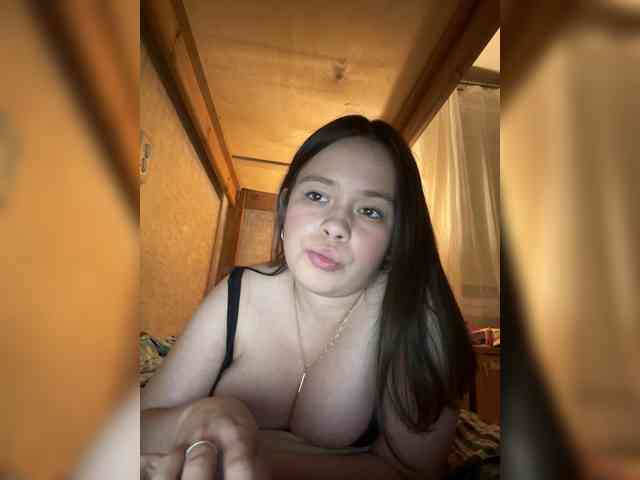 RiaLowelyt webcam
