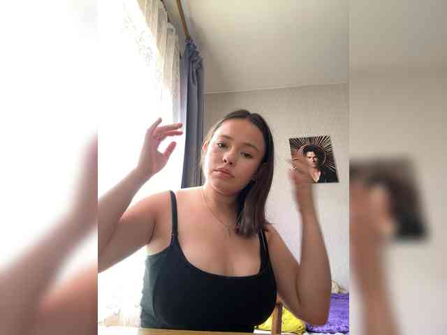 RiaLowelyt webcam