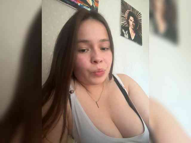 RiaLowelyt webcam