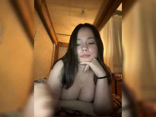 RiaLowelyt webcam