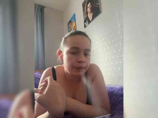 RiaLowelyt Live Webcam on BongaCams