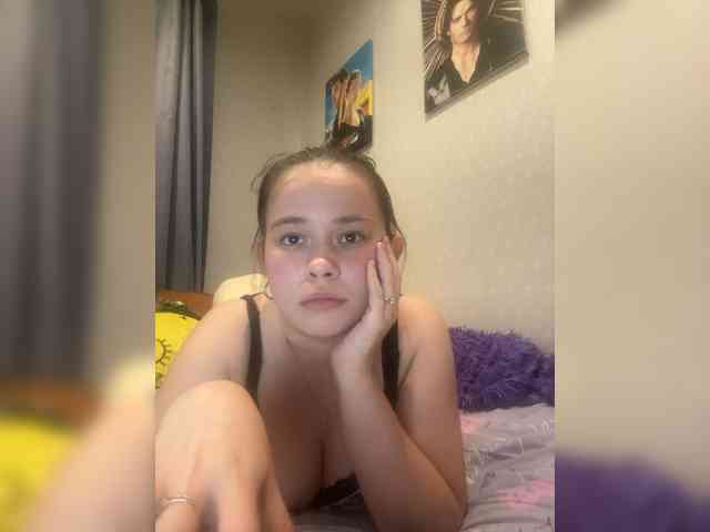 RiaLowelyt webcam