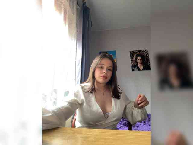 RiaLowelyt webcam