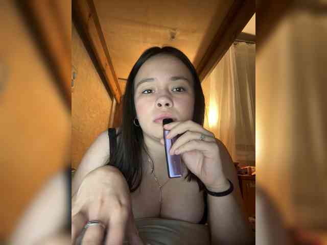 RiaLowelyt webcam