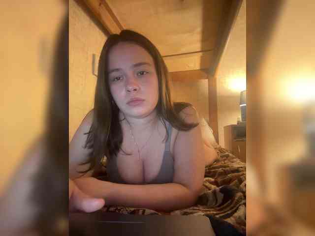 RiaLowelyt webcam