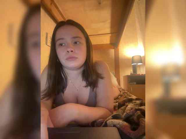 RiaLowelyt webcam