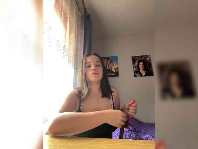 RiaLowelyt webcam