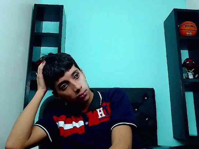 jlbrayan12 Live Webcam on BongaCams