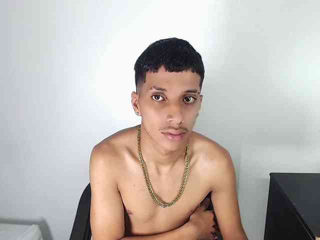 jlbrayan12 Live Webcam on BongaCams