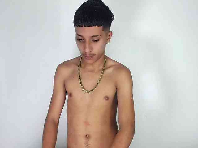 jlbrayan12 Live Webcam on BongaCams