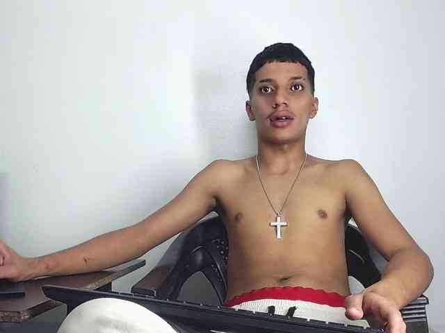 jlbrayan12 Live Webcam on BongaCams