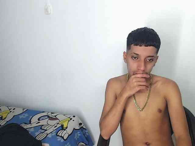 jlbrayan12 Live Webcam on BongaCams