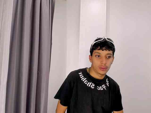 jlbrayan12 Live Webcam on BongaCams