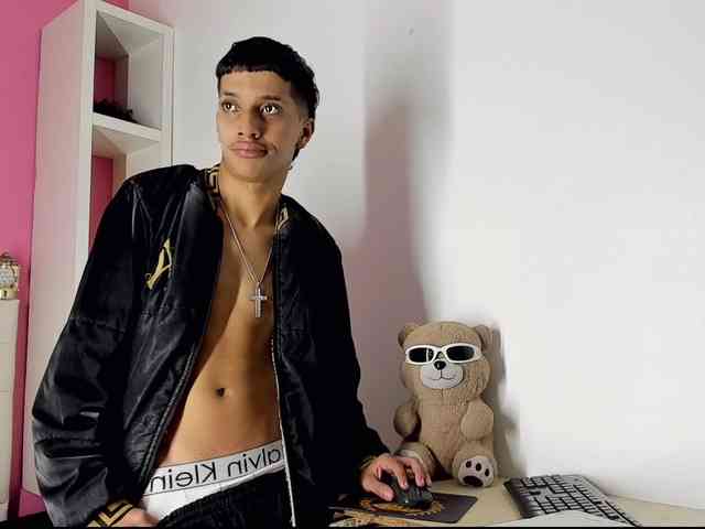 jlbrayan12 Live Webcam on BongaCams