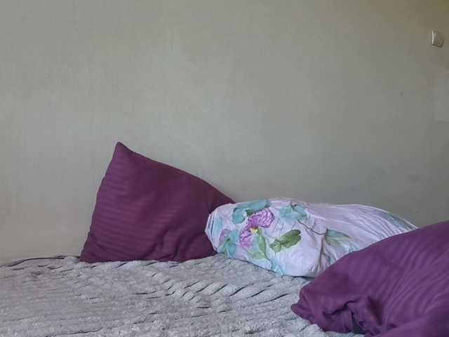 Elyaaa live cam on BongaCams