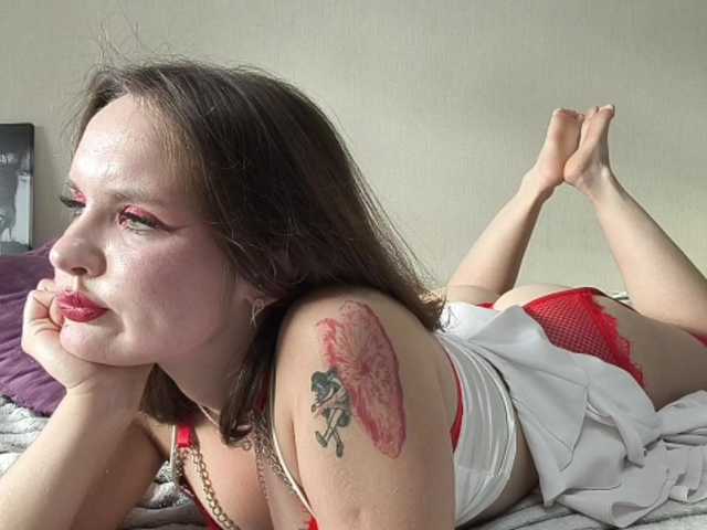 Elyaaa live cam on BongaCams