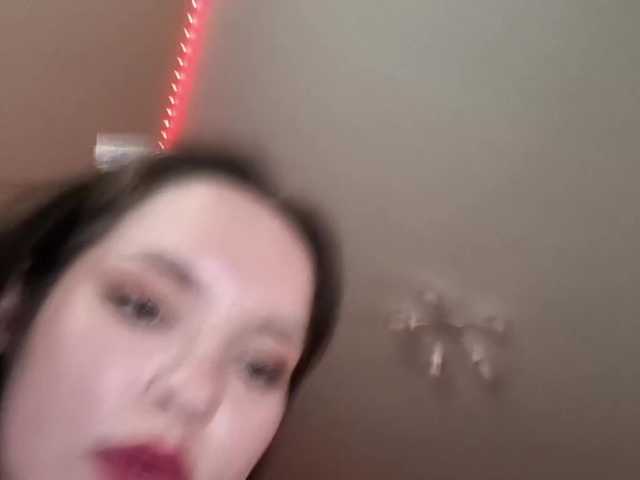 Elyaaa live cam on BongaCams
