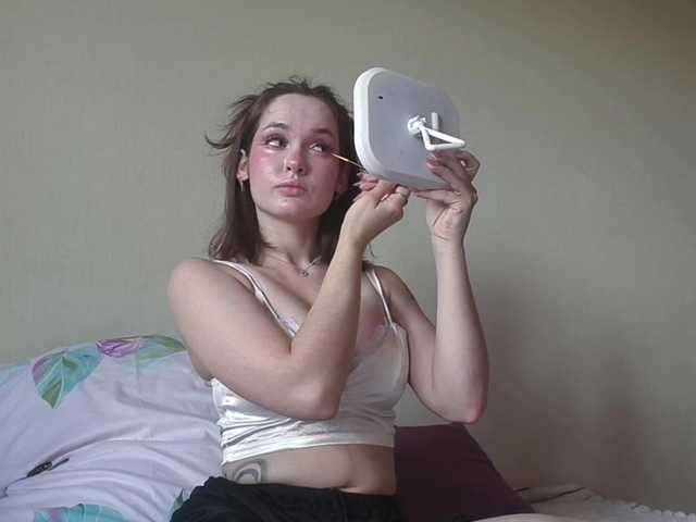 Elyaaa live cam on BongaCams