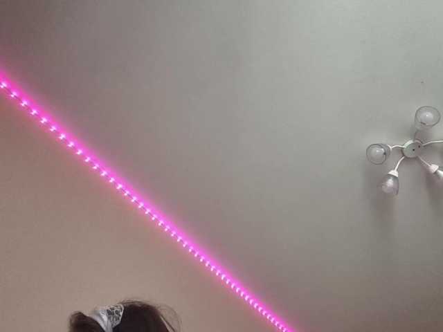 Elyaaa live cam on BongaCams