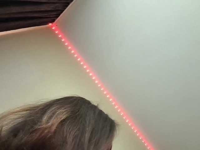 Elyaaa live cam on BongaCams